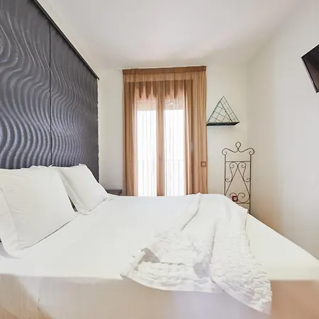 Apart-Suites Hostemplo-2